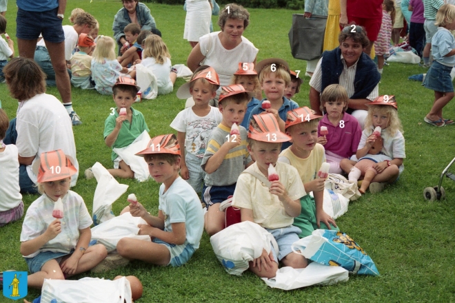 kvw-05-kleuters-groot||https://www.heemkundekringbakelenmilheeze.nl/files/images/kindervakantieweek-1987/kvw-05-kleuters-groot_128.jpg?t=1686390313